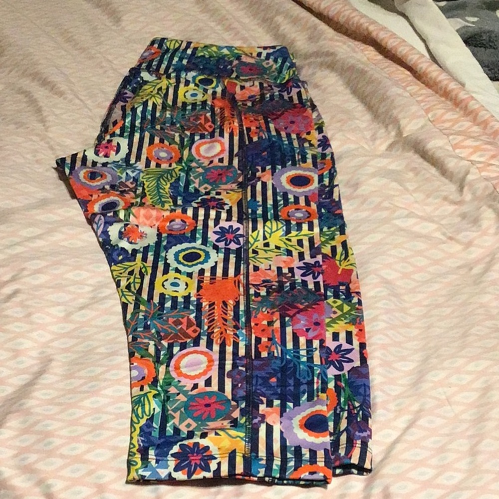 LuLaRoe Colorful Floral Capris